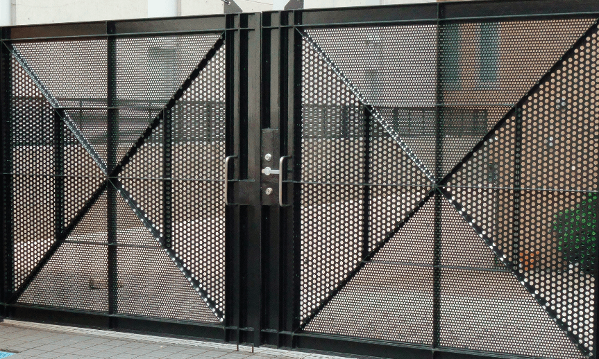 Brána z ťahokovu spája dizajn, odolnosť a praktickosť