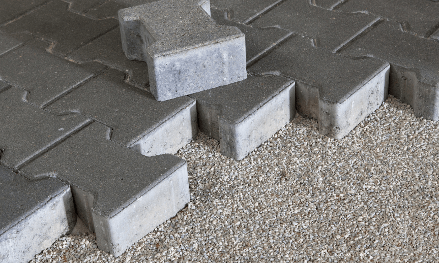 zamkovka-chodnik-u-domu-atreon